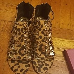 Bamboo Leopard print sandals