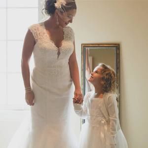 Meet your Posher, Mona