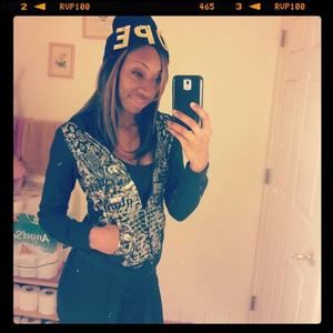 Meet your Posher, Renée