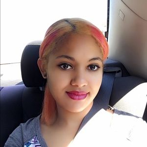 Meet your Posher, Carrie