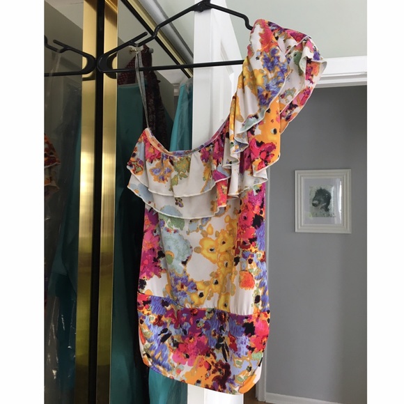 One-Shoulder Floral Vacation Top!