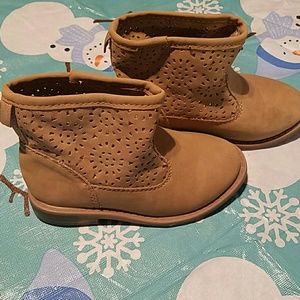 Baby girl tan booties