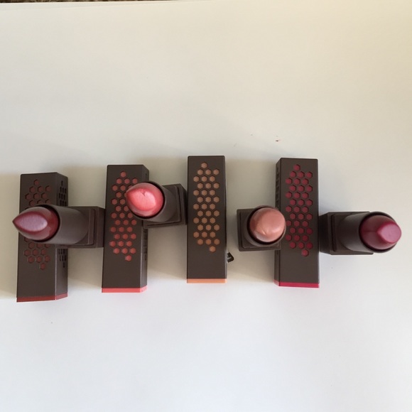 Burts bees lipstick - Picture 2 of 3