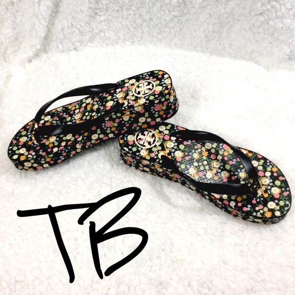 Tory Burch Shoes - Tory Burch classic wedge flip flops🌸