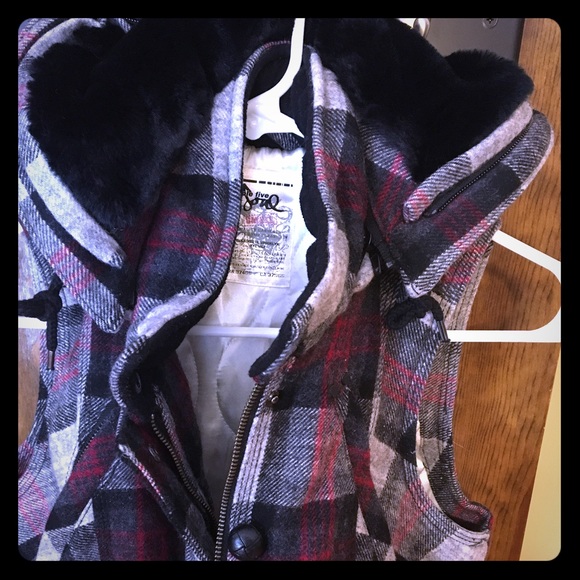 Triple Five Soul - flanel vest with faux fur hood - Picture 1 of 1