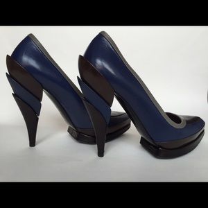 NEW Miu Miu Capretto Multi-Blue Leather Pumps