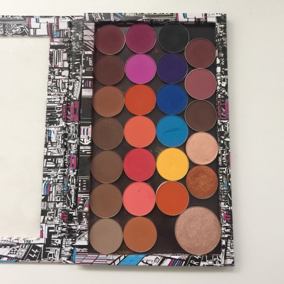Custom made morphe palette