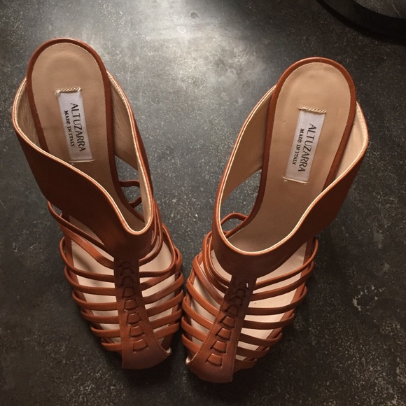 Altuzzara strappy mules in cognac