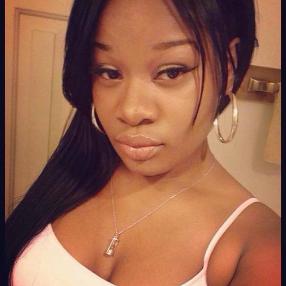 Meet your Posher, Symone - Picture 1 of 1