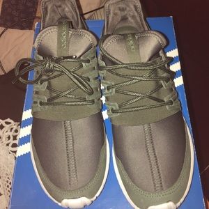 Adidas Tubular Radial in olive green