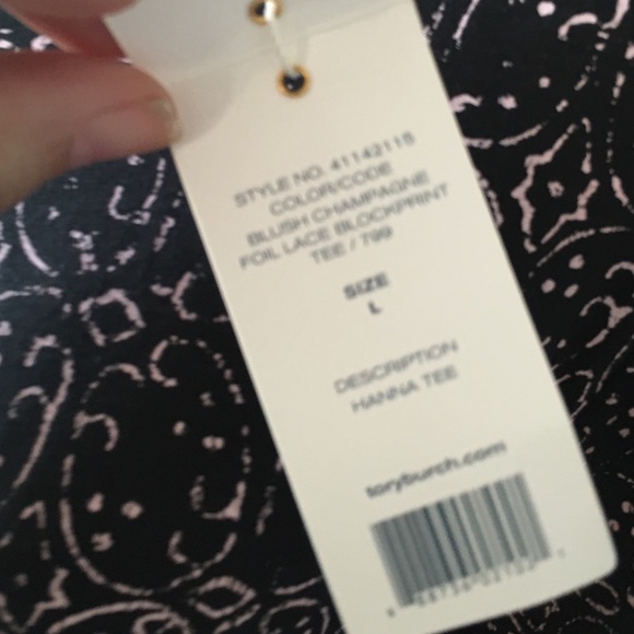 ♦️SOLD♦️Tory Burch Hanna Logo Tee Black Gold Foil - Picture 3 of 3