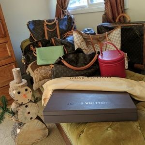 Liou Vuitton 💕Neverfull 💕Artsy 💕Alma💕duffles
