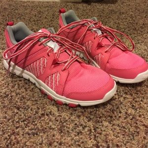 Pink Reebok shoes ✨