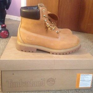 AUTHENTIC TIMBERLAND BOOTS
