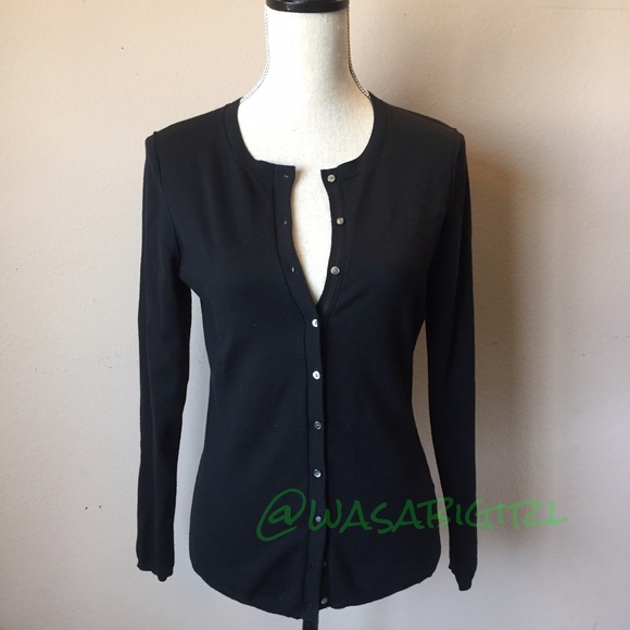 Banana Republic Sweaters - ♥️️SALE♥️Banana Republic Black Cardigan