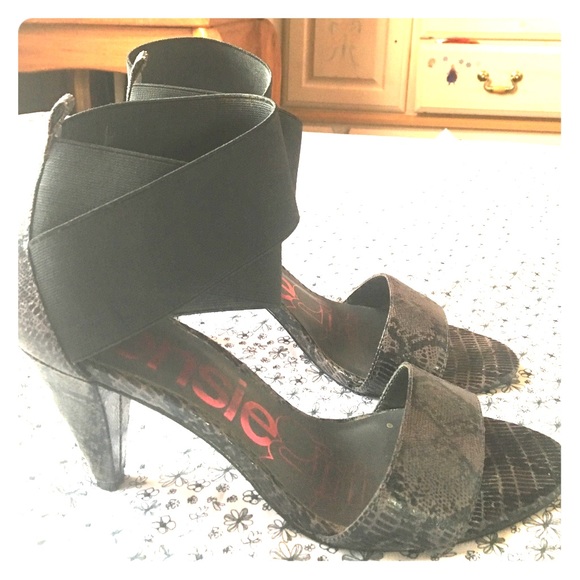 Kesie girl retile elastic 3" heel shoes.💃