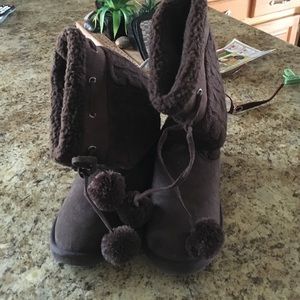 Brown warm boots