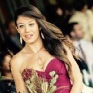 Meet your Posher, Lauren elle