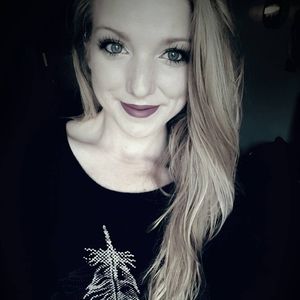 Meet your Posher, Alayna