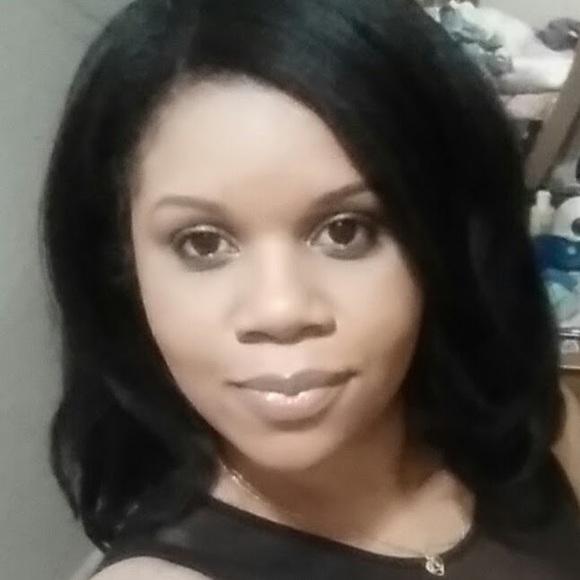 Meet your Posher, Dinah