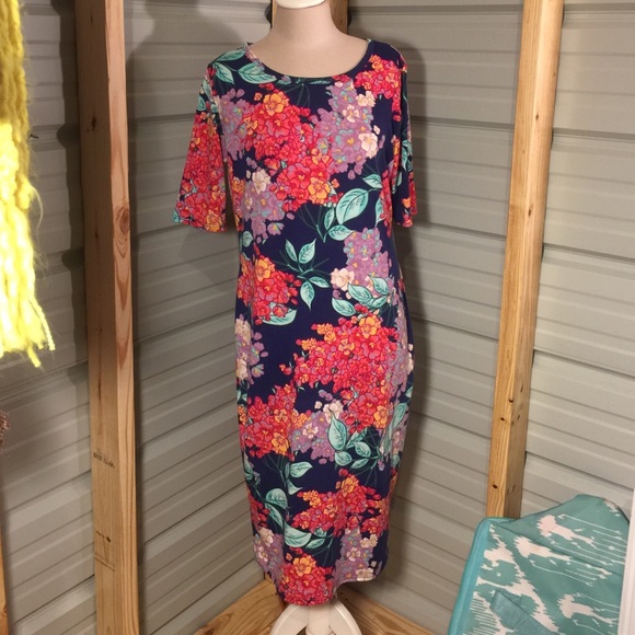 LuLaRoe Dresses & Skirts - 🚫SOLD🚫 EUC LuLaRoe Julia 🦄 floral, large