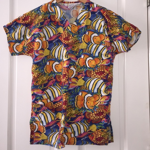 SCRUBS - nemo fish top - XS