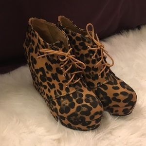 Cheetah/leopard print booties. NEW!