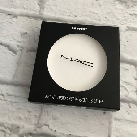 NIB never used MAC Chromacake: Pure White