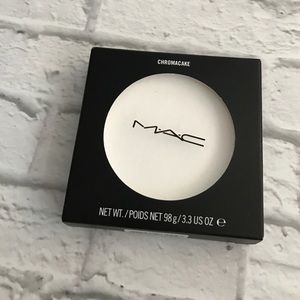 NIB never used MAC Chromacake: Pure White