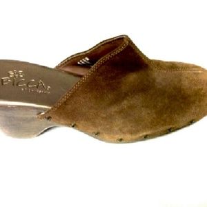 Sbicca Brown Suede Clogs