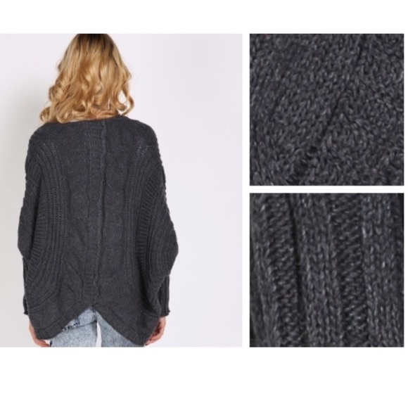 SALE🌺GRAY CABLE KNIT SWEATER - Picture 3 of 6
