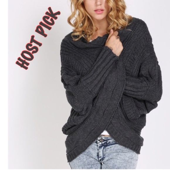 SALE🌺GRAY CABLE KNIT SWEATER - Picture 2 of 6