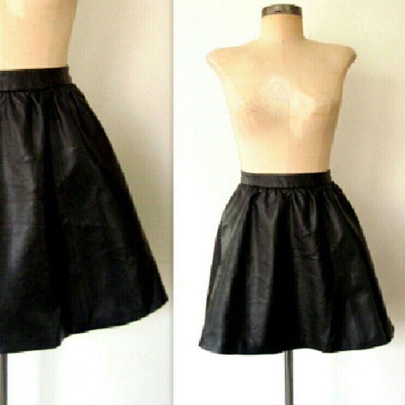 NWT H&M Sexy Faux Leather Flared Mini Skirt 8 - Picture 3 of 3