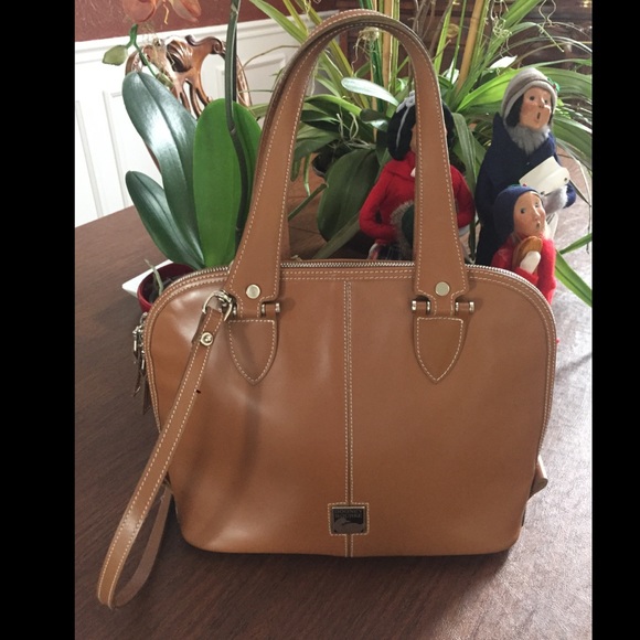 Dooney & Bourke purse