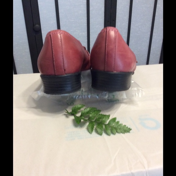 Comfy pink shade flats. - Picture 2 of 2