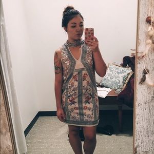 ✨REDUCED✨ Choker neck, blush dress