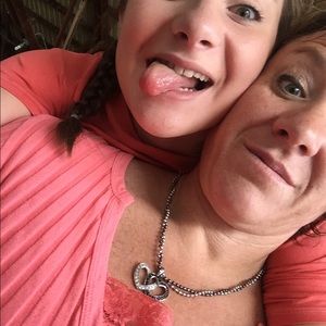 Meet your Posher, Jeanine