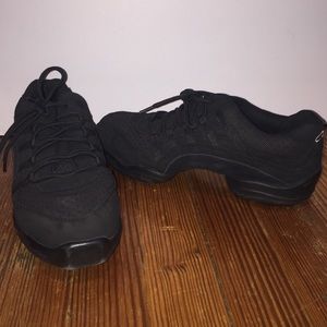 Black jazz sneakers