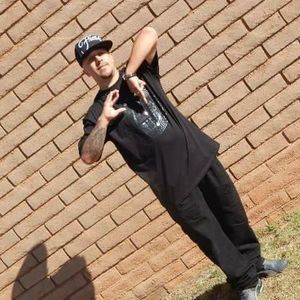 Meet your Posher, Derek