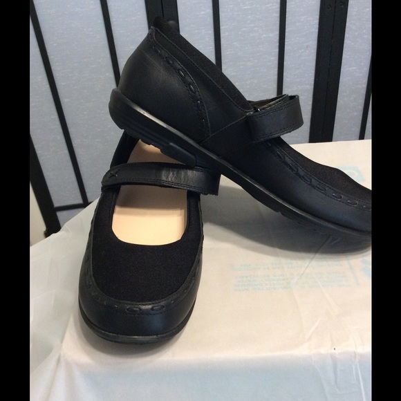 Comfort & Style! Walking in the clouds with these! - Picture 2 of 4