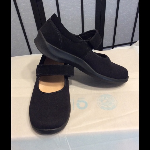 Comfort & Style! Walking in the clouds with these! - Picture 4 of 4