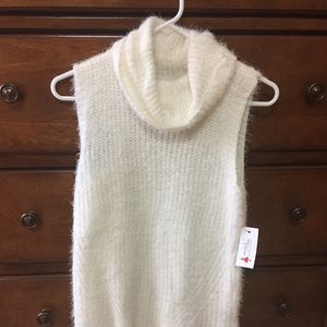 Turtle neck fuzzy tank sweater
