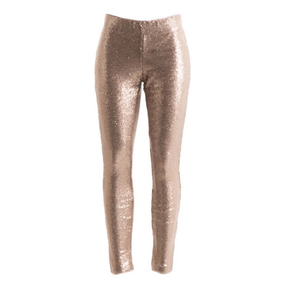 ✨Gold Sequin leggings! ✨