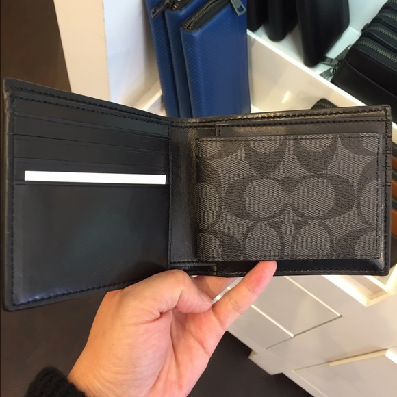 COACH MEN'S COMPACT ID WALLET IN SIGNATURE F74993 - Picture 2 of 4