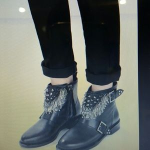 FINAL SALE Zara women boots sz 41