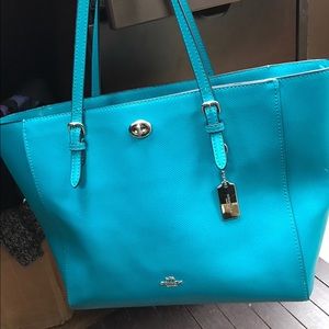 Large coach tote bag