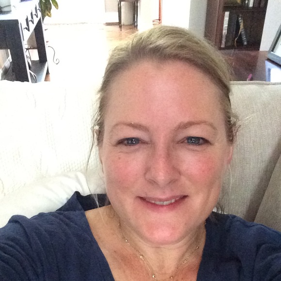 Meet your Posher, Julie - Picture 1 of 1