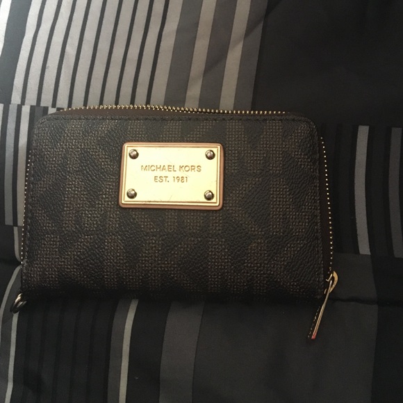 Mk wristlet