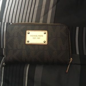 Mk wristlet