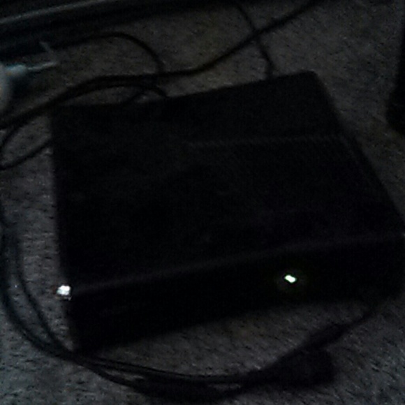 Xbox 360 - Picture 1 of 1
